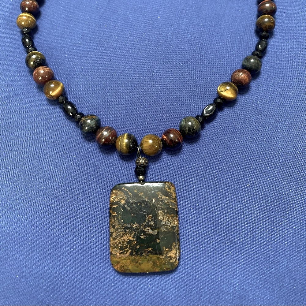 Stone Pendant necklace